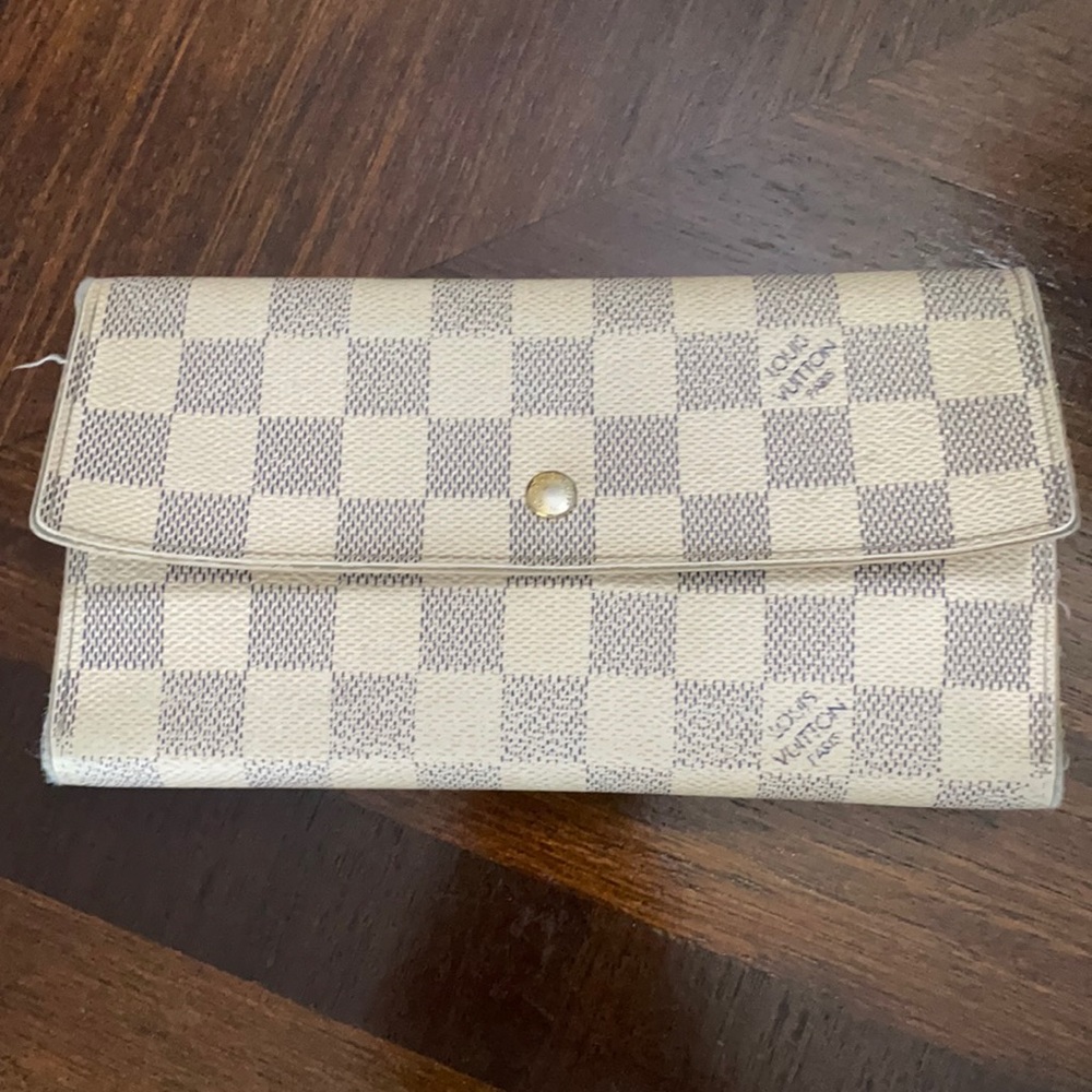 Authentic Louis Vuitton Wallet